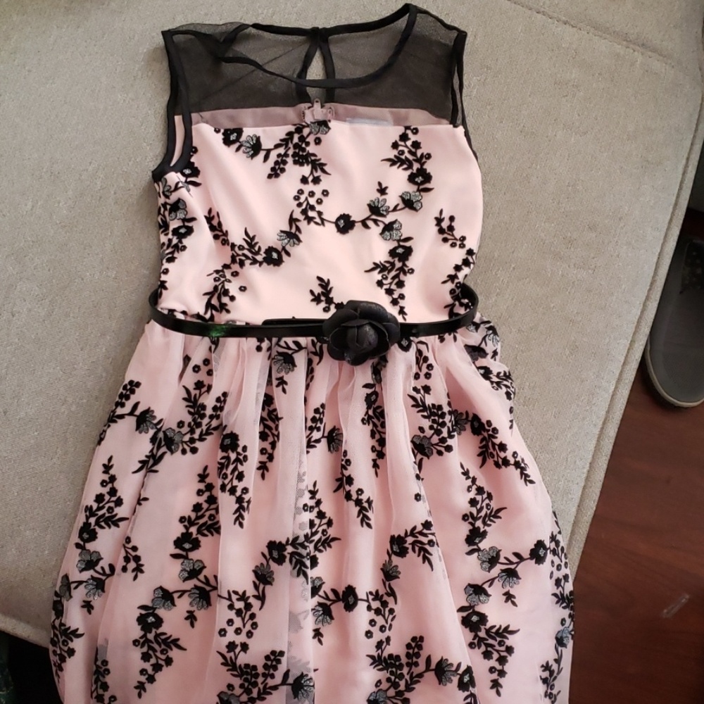 Light pink and black dress with adjustable belt